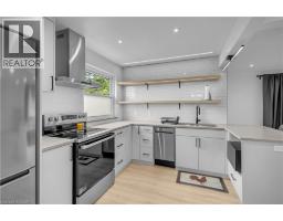 253 FERNWOOD Crescent - 12