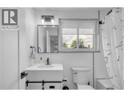 253 FERNWOOD Crescent - 19