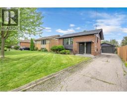 253 FERNWOOD Crescent - 2