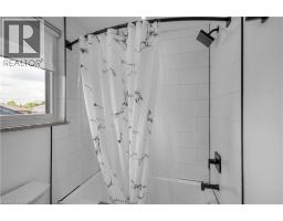 253 FERNWOOD Crescent - 20