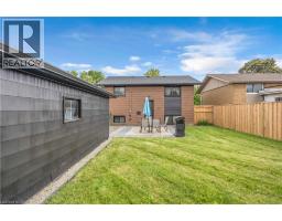 253 FERNWOOD Crescent - 34