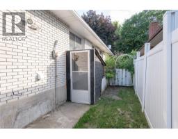 6 STRATHCONA Crescent - 36