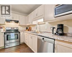1492 FRANKLIN Boulevard - 12