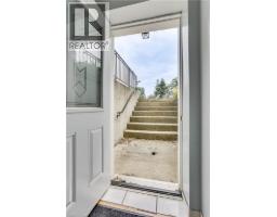 4542 AVENUE Road - 37