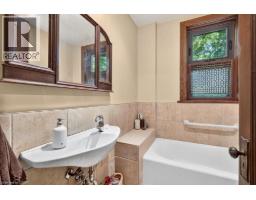 526 BURLINGTON Avenue - 20