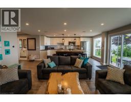 2118 LAKESHORE Road - 11
