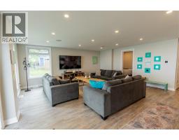2118 LAKESHORE Road - 19