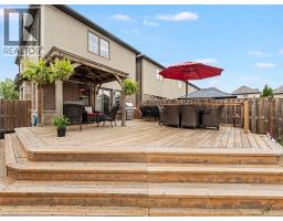 34 DODMAN Crescent - 32