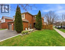 31 WAKEFIELD Lane - 2