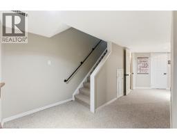 31 WAKEFIELD Lane - 24
