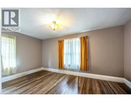 110 TALBOT Road - 19