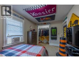 110 TALBOT Road - 36