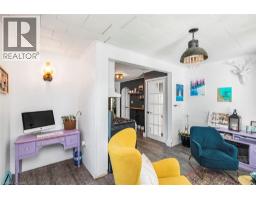 32 GRANT Avenue - 16