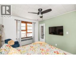 32 GRANT Avenue - 26
