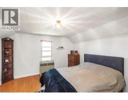 32 GRANT Avenue - 32