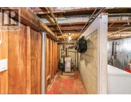 32 GRANT Avenue - 38