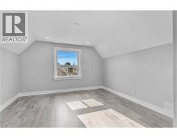 146 CRAIGROYSTON Road - 25