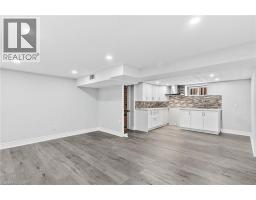 146 CRAIGROYSTON Road - 37