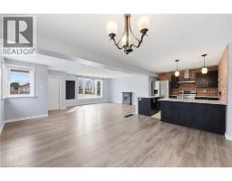 6581 RIALL Street - 8