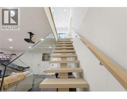 282 ROBINA Road - 35