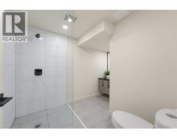 282 ROBINA Road - 40