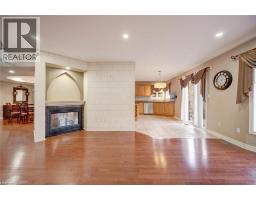 34 FORSYTH Crescent - 18