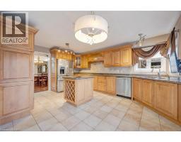 34 FORSYTH Crescent - 19