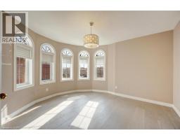 34 FORSYTH Crescent - 31