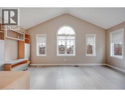 34 FORSYTH Crescent - 33