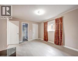34 FORSYTH Crescent - 38