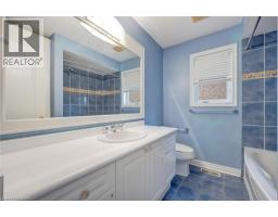 34 FORSYTH Crescent - 39