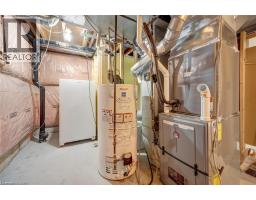 34 FORSYTH Crescent - 44