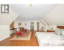 285 SURREY Drive - 36