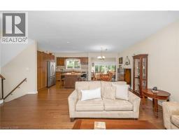 285 SURREY Drive - 7