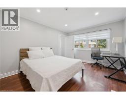 121 UNIVERSITY Avenue E UnitNo. 11 - 12