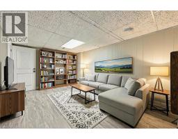 121 UNIVERSITY Avenue E UnitNo. 11 - 27
