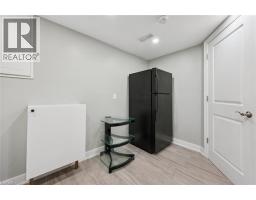 121 UNIVERSITY Avenue E UnitNo. 11 - 31