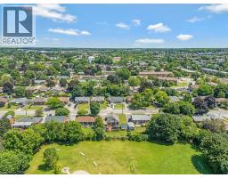86 CHRISTOPHER Drive - 35