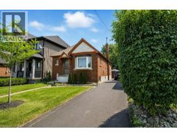 35 BARONS Avenue S - 2