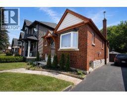 35 BARONS Avenue S - 4