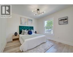 26 RICHARDSON Street - 31