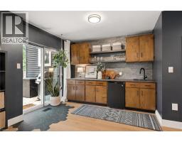 64 WESTBURY Crescent - 31
