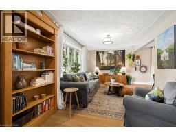 64 WESTBURY Crescent - 6