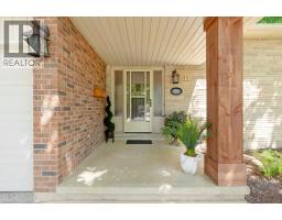11 GREY OWL Drive - 3