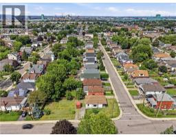 67 HUXLEY Avenue N - 2