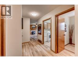 671 MAIN Street S - 16