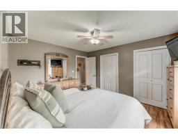 671 MAIN Street S - 29