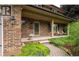 671 MAIN Street S - 6