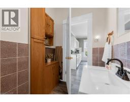 50 STRATHCONA Avenue - 16