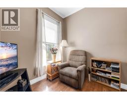 50 STRATHCONA Avenue - 22